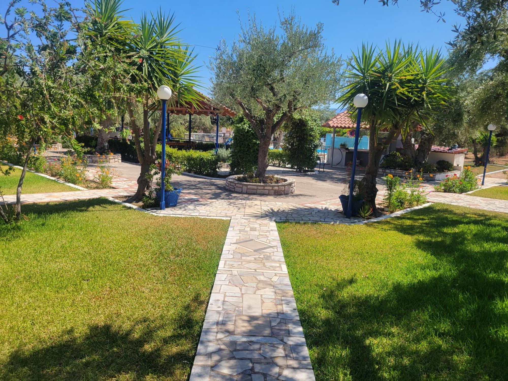 John & Jenny's Small Village Appartamento Agios Andreas (Messenia)